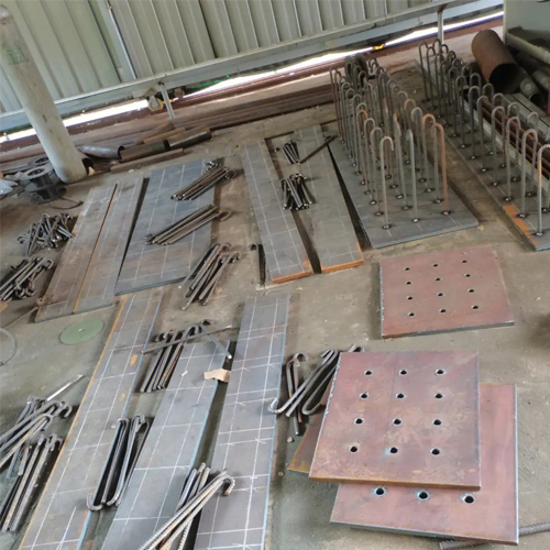 有哪些其他因素会影响福建预埋件位置的确定？